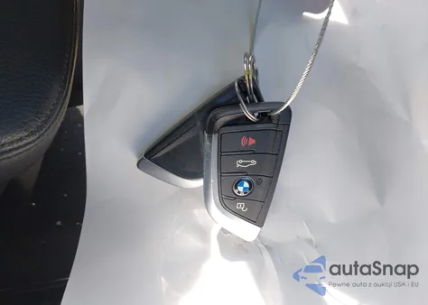 2017 BMW X1 xDrive28I из США, поврежденный, VIN WBXHT3C38H5F85335